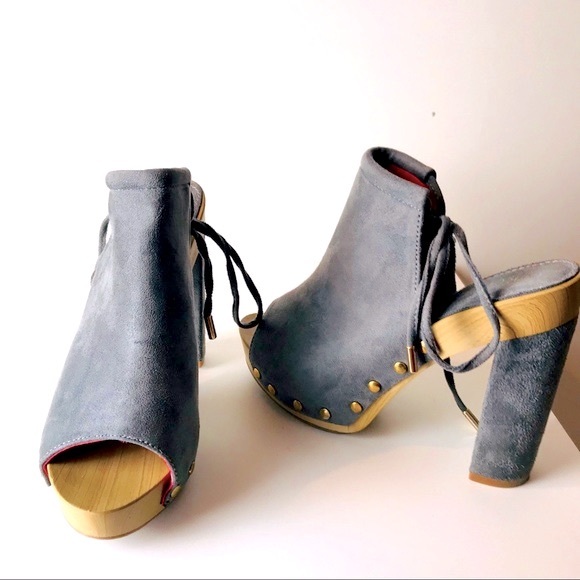 Reneeze Gray Studded Ankle Tie Peep Toe Heels  Size 7.5 - Picture 3 of 14